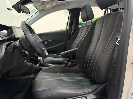 PEUGEOT-208-2021