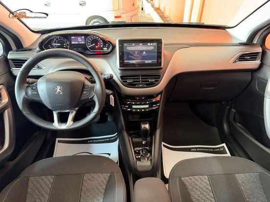 PEUGEOT-208-2018