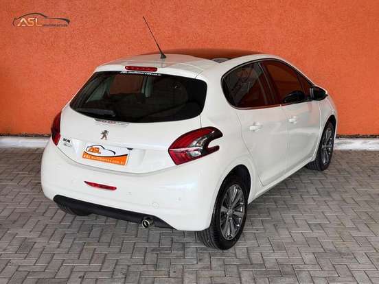 PEUGEOT-208-2018