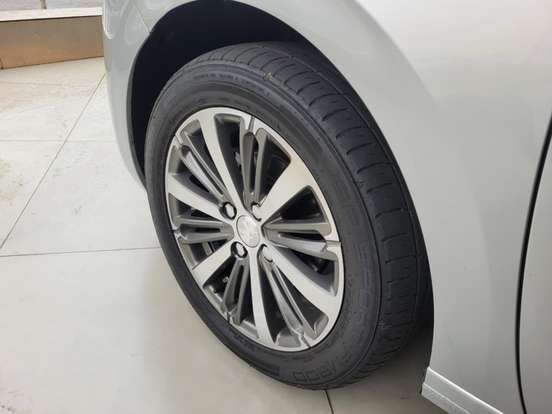 PEUGEOT-208-1.6 GRIFFE 16V FLEX 4P AUTOMÁTICO PEUGEOT-208-2019