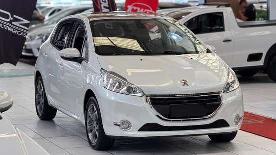 PEUGEOT-208-2015