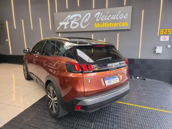 PEUGEOT-3008-2018