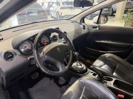 PEUGEOT-308-2017