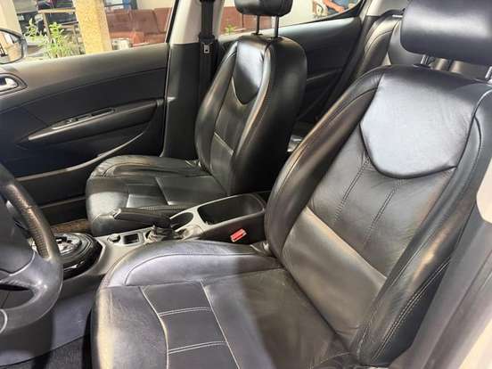 PEUGEOT-308-1.6 ALLURE BUSINESS THP 16V FLEX 4P AUTOMÁTICO PEUGEOT-308-2017
