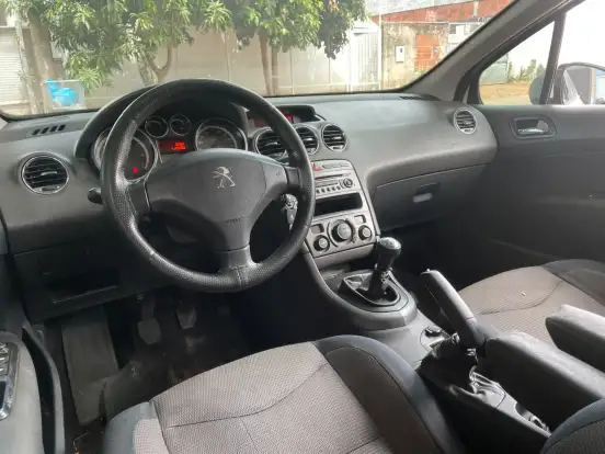 PEUGEOT-308-2012