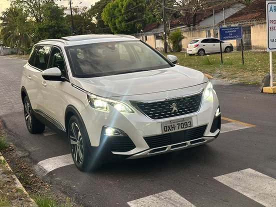 PEUGEOT-5008-2018