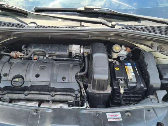 PEUGEOT-2008-1.6 16V FLEX GRIFFE 4P AUTOMÁTICO PEUGEOT-2008-2017