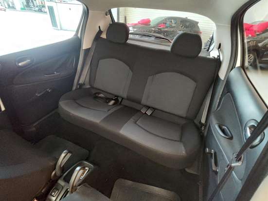 PEUGEOT-207-2012