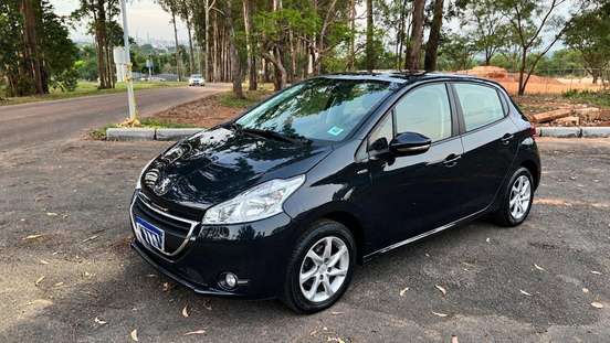 PEUGEOT-208-2016