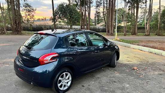 PEUGEOT-208-2016