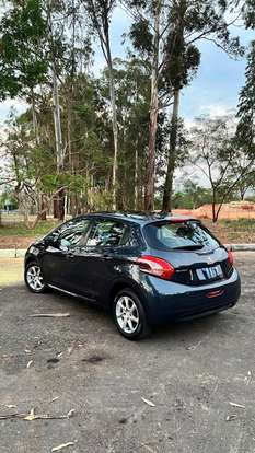 PEUGEOT-208-2016
