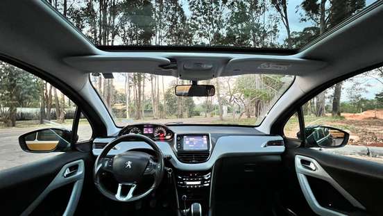 PEUGEOT-208-2016
