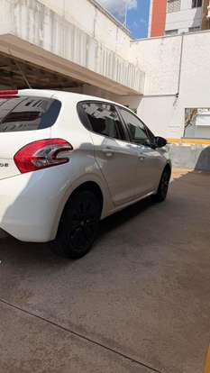 PEUGEOT-208-2013