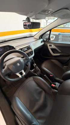 PEUGEOT-208-2013