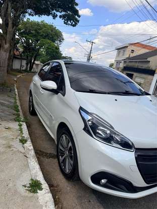 PEUGEOT-208-1.6 GRIFFE 16V FLEX 4P AUTOMÁTICO PEUGEOT-208-2019