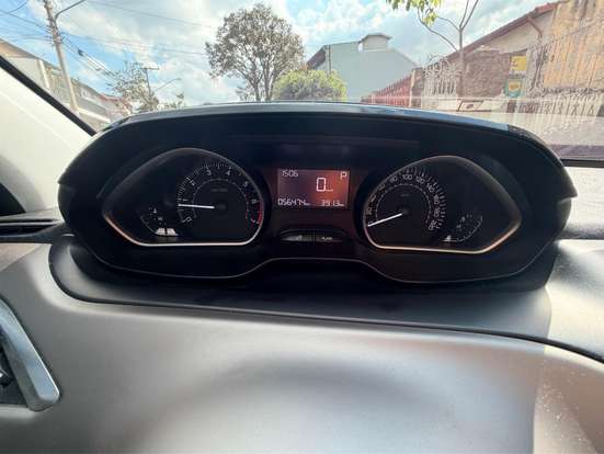 PEUGEOT-208-2019