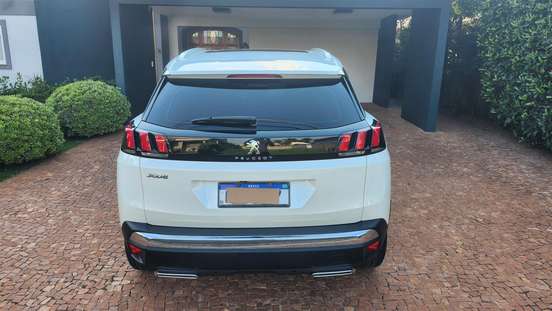 PEUGEOT-3008-2017