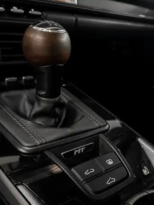 PORSCHE-911-2025