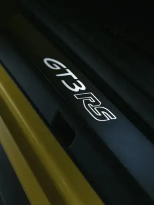 PORSCHE-911-2023