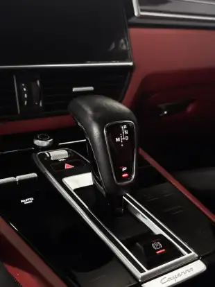 PORSCHE-CAYENNE-2020