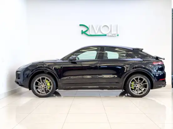 PORSCHE-CAYENNE-2021