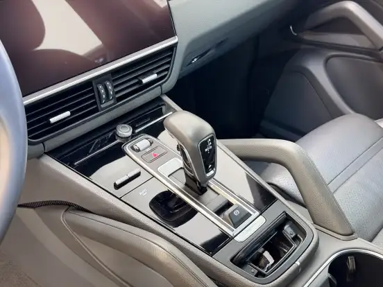 PORSCHE-CAYENNE-2021