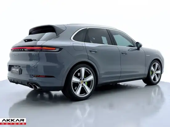 PORSCHE-CAYENNE-2024