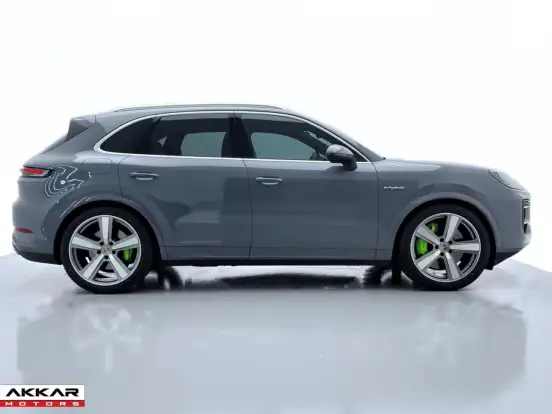 PORSCHE-CAYENNE-2024