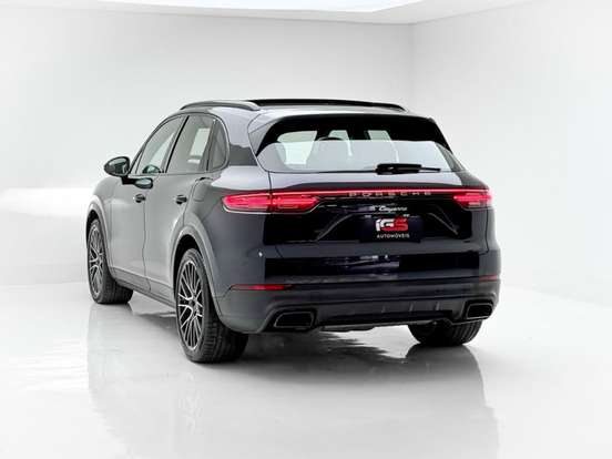 PORSCHE-CAYENNE-2019