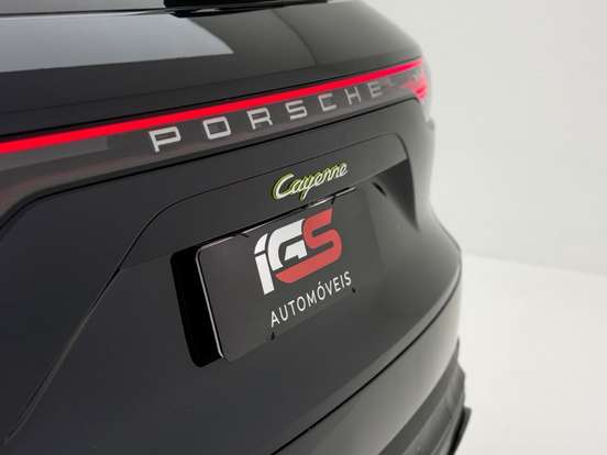 PORSCHE-CAYENNE-2019