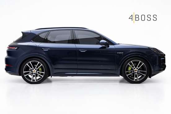 PORSCHE-CAYENNE-2024