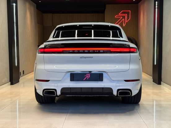 PORSCHE-CAYENNE-2025