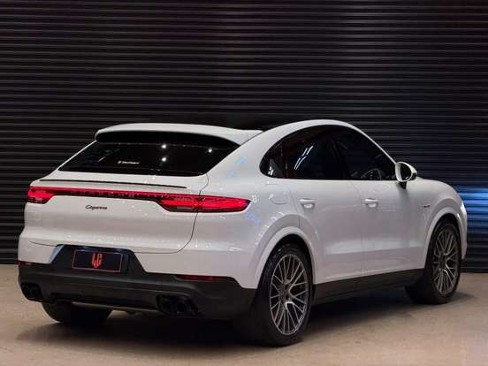 PORSCHE-CAYENNE-2023