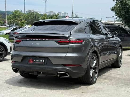 PORSCHE-CAYENNE-2019