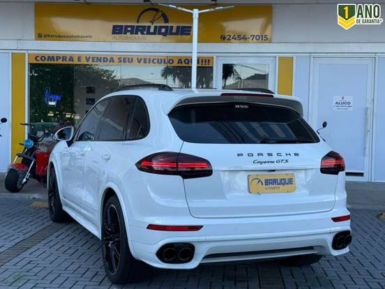 PORSCHE-CAYENNE-2015