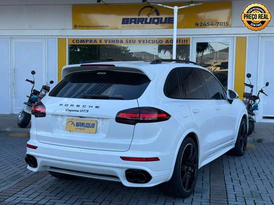 PORSCHE-CAYENNE-2015
