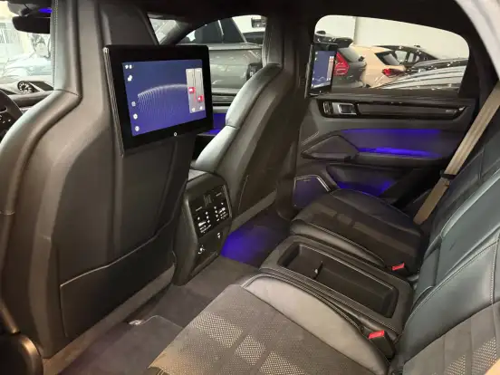 PORSCHE-CAYENNE-2022