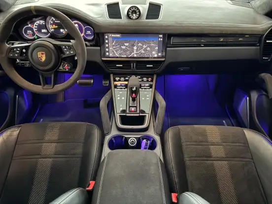 PORSCHE-CAYENNE-2022