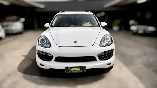 PORSCHE-CAYENNE-2012