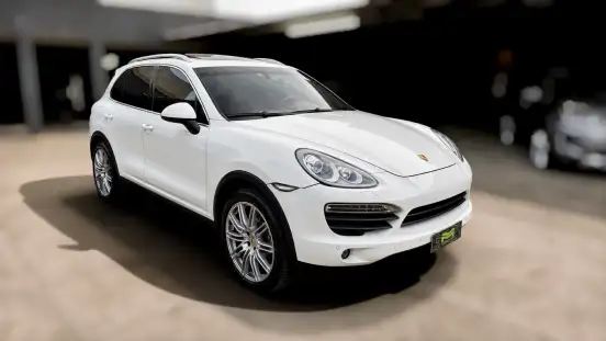 PORSCHE-CAYENNE-2012