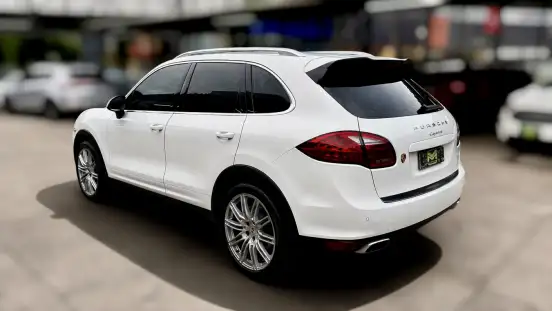 PORSCHE-CAYENNE-2012