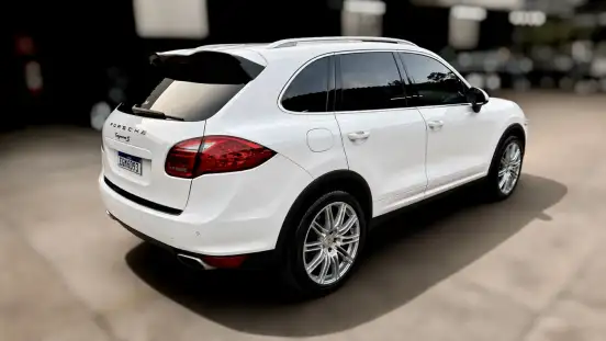 PORSCHE-CAYENNE-2012