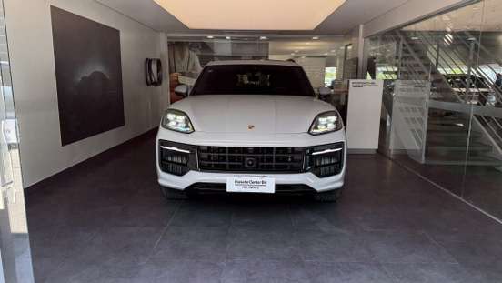 PORSCHE-CAYENNE-2025