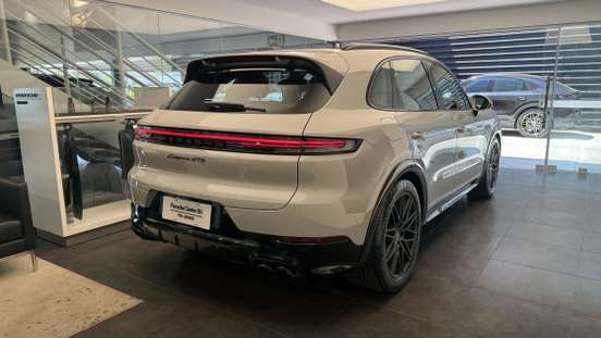 PORSCHE-CAYENNE-2025