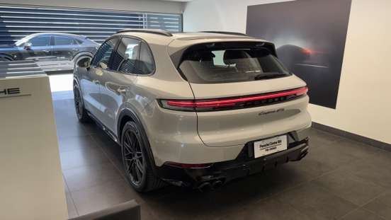 PORSCHE-CAYENNE-2025