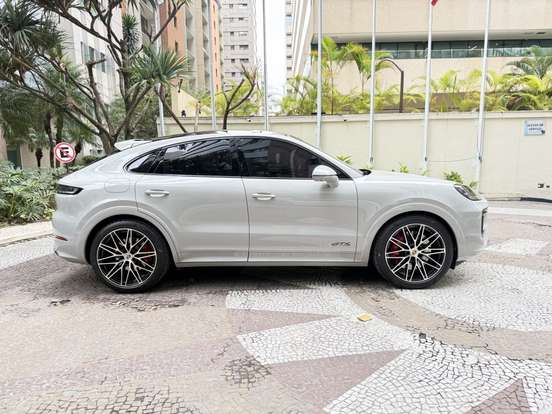 PORSCHE-CAYENNE-2025