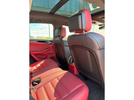 PORSCHE-MACAN-2023