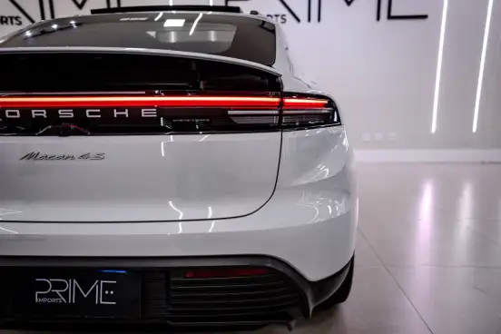 PORSCHE-MACAN-2024