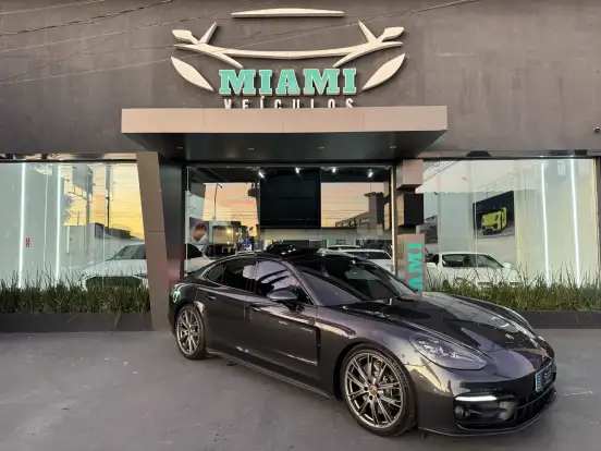 PORSCHE-PANAMERA-2022