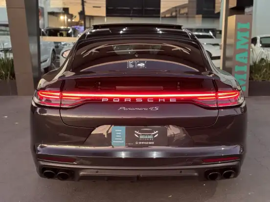 PORSCHE-PANAMERA-2022